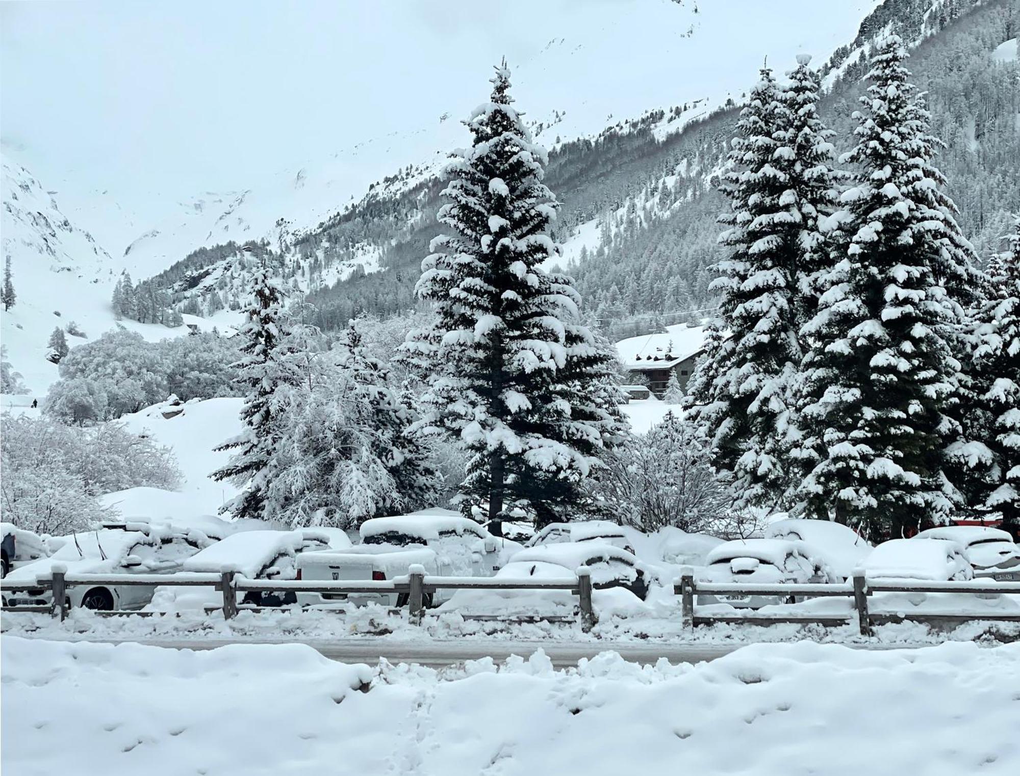 Les Barmettes Appart Renove Avec Vue, Parking Et Skis Aux Pieds Val-dʼIsère Exterior foto